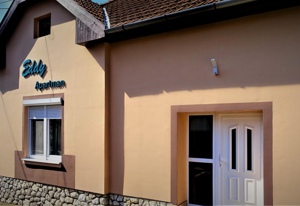 apartman bejárat